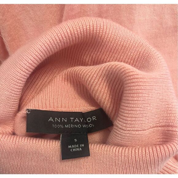 Ann Taylor Pink Merino Wool Cowlneck Sweater‎ - Picture 3 of 4